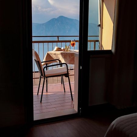 Hotel San Zeno San Zeno di Montagna Bagian luar foto