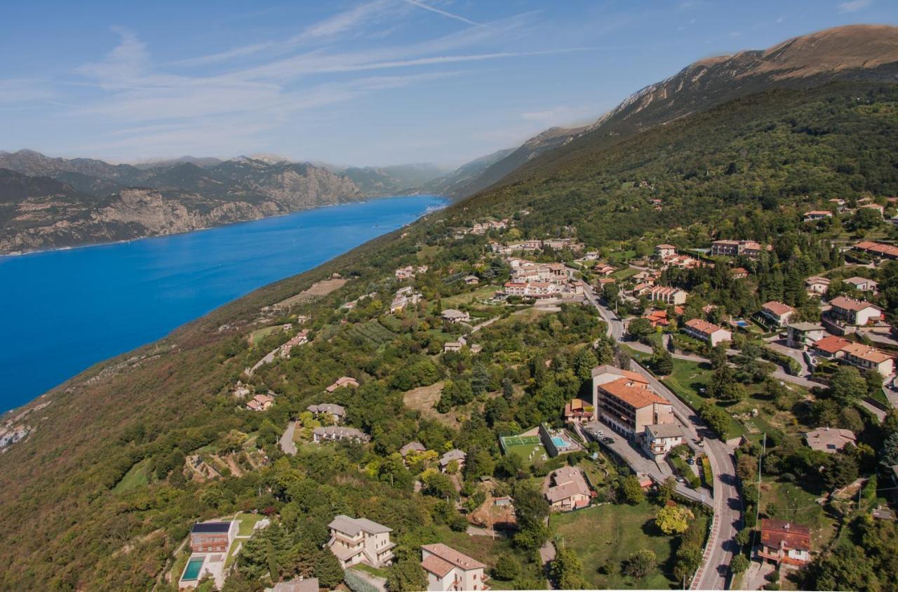 Hotel San Zeno San Zeno di Montagna Bagian luar foto