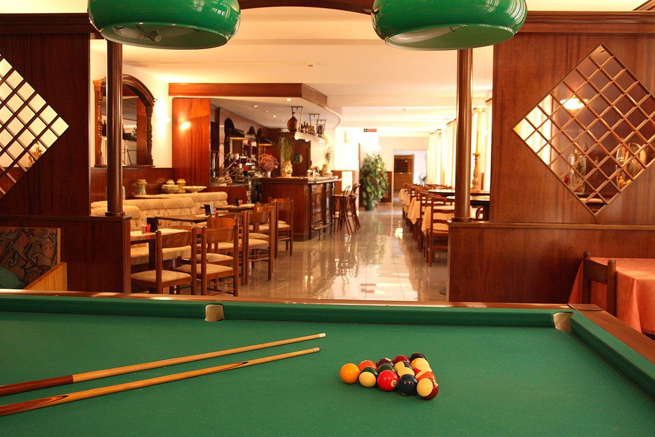 Hotel San Zeno San Zeno di Montagna Bagian luar foto