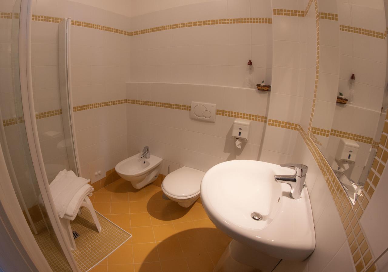 Hotel San Zeno San Zeno di Montagna Bagian luar foto